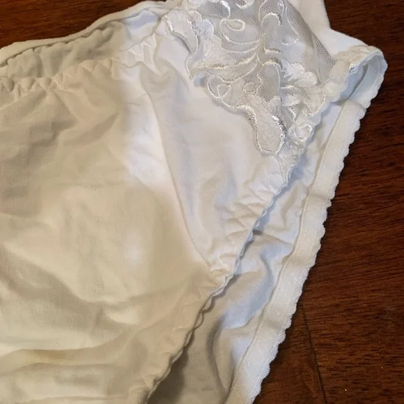 Elegant White Lace Women's Panties from Europe, new, cotton, no tags, size M
